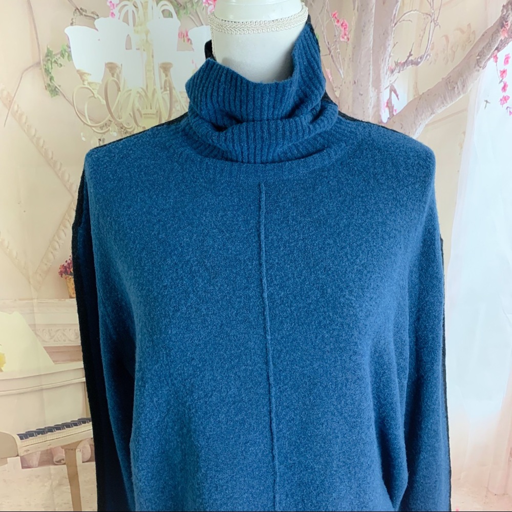 SOLD Athleta Transit Color block Wool Turtleneck Sweater - Picture 3 of 11